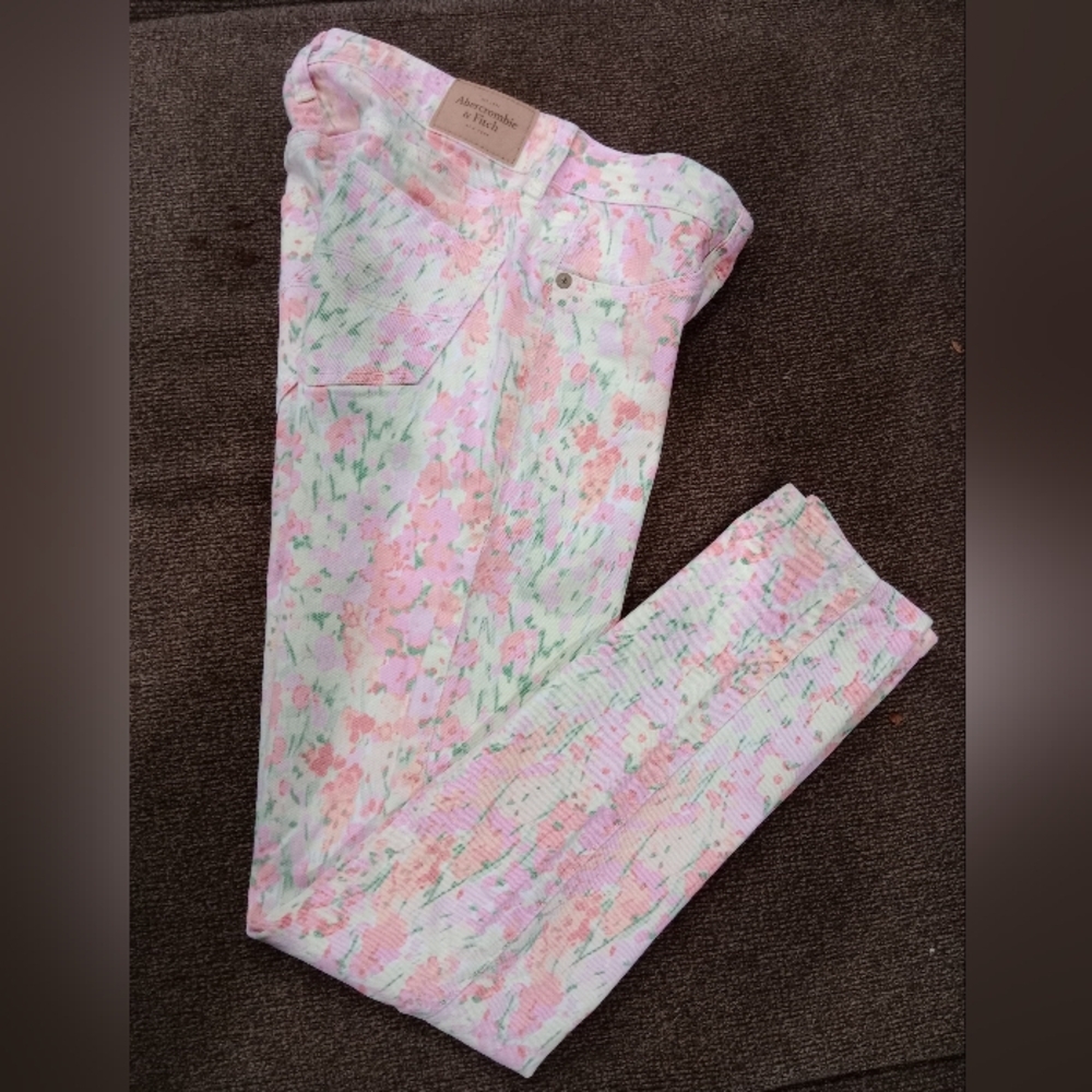 Abercrombie & Fitch Women's Pink Floral Slim-fitting Jeans Size 0 W25